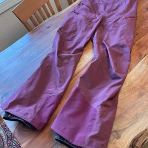 Patagonia women’s Powslayer bibs small balsamic.  Fall 2019